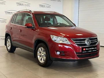 Volkswagen Tiguan, 2011г., полный привод, автомат