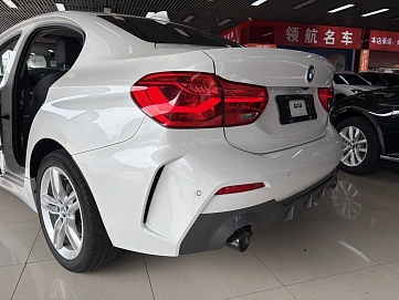 BMW 1 серии, 2022г., передний привод, робот