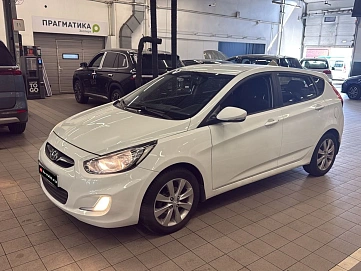 Hyundai Solaris, 2012г., передний привод, механика