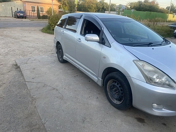 Toyota Wish, 2003г., передний привод, автомат