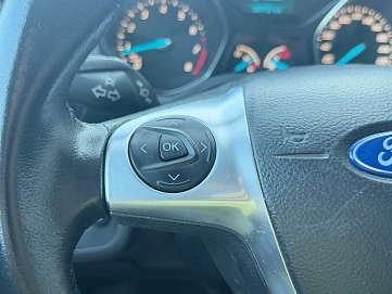 Ford Kuga, 2015г., передний привод, автомат