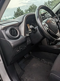 Toyota RAV4, 2016г., полный привод, вариатор