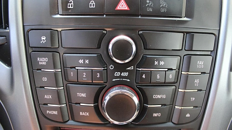 Opel Astra, 2014г., передний привод, механика