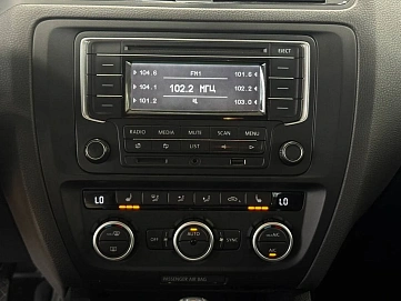 Volkswagen Jetta, 2014г., передний привод, автомат