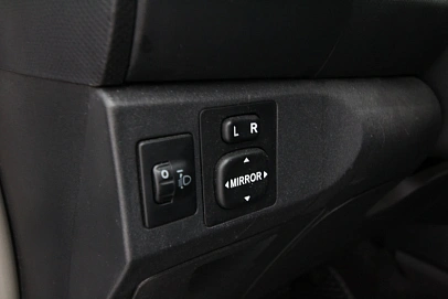 Toyota Yaris, 2008г., передний привод, робот