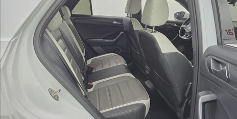 Volkswagen T-Roc, 2021г., полный привод, робот