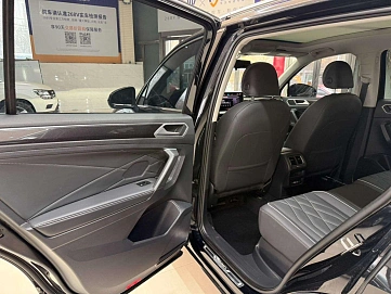 Volkswagen Tiguan, 2022г., передний привод, робот