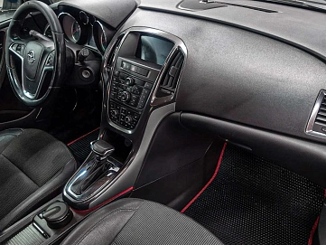 Opel Astra, 2010г., передний привод, автомат