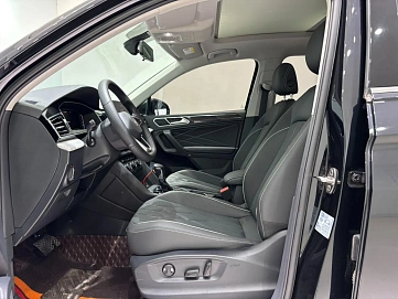 Volkswagen Tiguan, 2022г., передний привод, робот