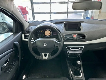Renault Megane, 2010г., передний привод, механика