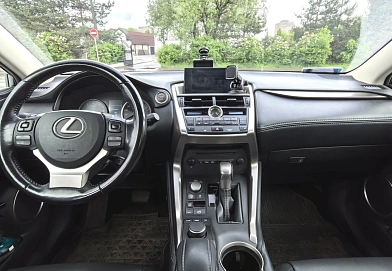 Lexus NX, 2015г, передний привод, вариатор