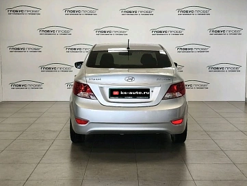 Hyundai Solaris, 2011г., передний привод, механика