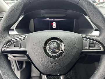Skoda Superb, 2022г., передний привод, робот