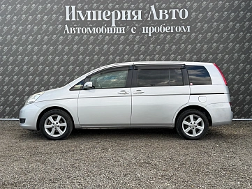 Toyota ISis, 2010г., передний привод, вариатор