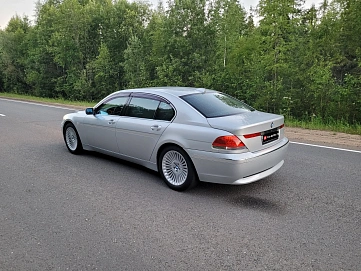 BMW 7 серии, 2004г., задний привод, автомат