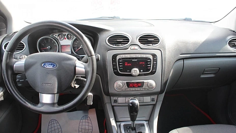 Ford Focus, 2010г., передний привод, механика