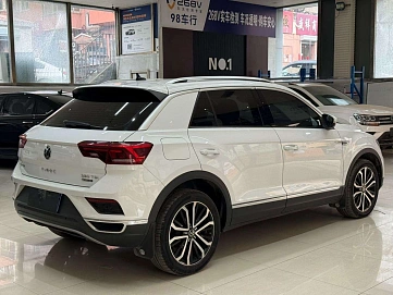 Volkswagen T-Roc, 2021г., полный привод, робот