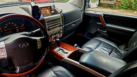 Infiniti QX56, 2005г., полный привод, автомат