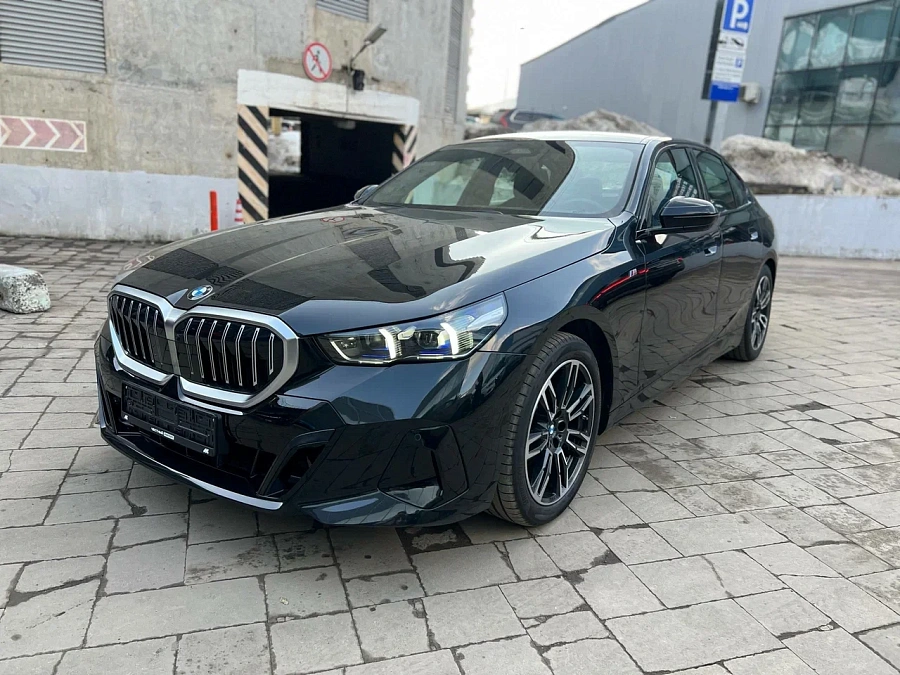 BMW 5 серии, 2023г., полный привод, автомат