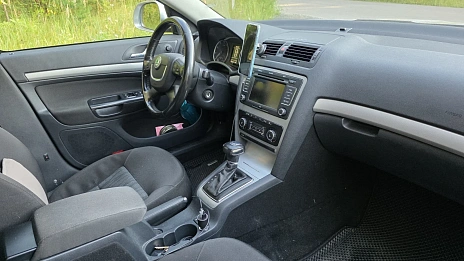 Skoda Octavia, 2011г., передний привод, робот