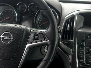 Opel Astra, 2010г., передний привод, автомат