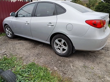 Hyundai Elantra, 2009г., передний привод, автомат