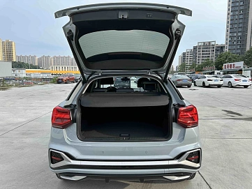 Audi Q2, 2023г., передний привод, робот