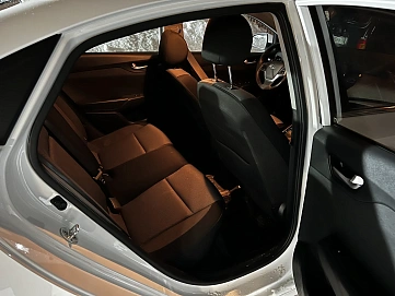 Hyundai Solaris, 2021г., передний привод, автомат