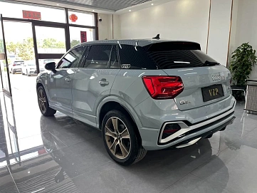 Audi Q2, 2022г., передний привод, робот