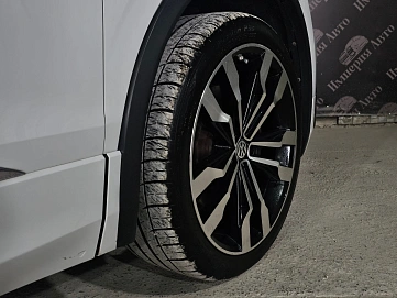Volkswagen Tiguan, 2018г., полный привод, робот