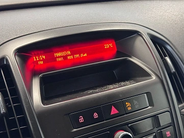 Opel Astra, 2011г., передний привод, механика