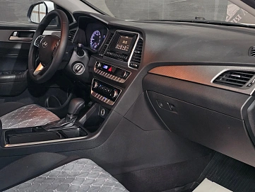 Hyundai Sonata, 2019г., передний привод, автомат
