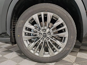 Toyota Highlander, 2025г., полный привод, автомат