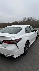 Toyota Camry, 2021г., передний привод, автомат