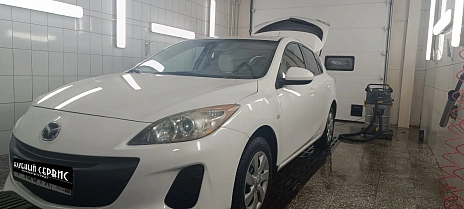 Mazda 3, 2012г., передний привод, механика