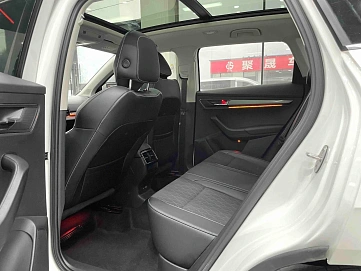 Skoda Karoq, 2021г., передний привод, автомат