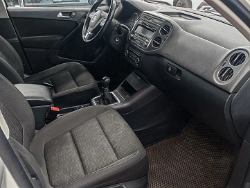 Volkswagen Tiguan, 2013г., полный привод, механика