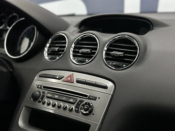 Peugeot 308, 2010г., передний привод, автомат