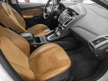 Ford Focus, 2012г., передний привод, робот