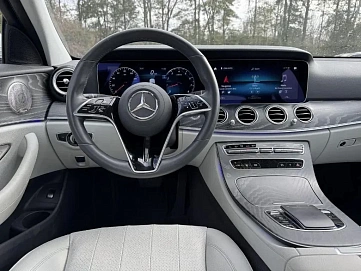 Mercedes-Benz E-Класс, 2022г., задний привод, автомат