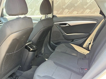 Hyundai i40, 2013г., передний привод, автомат