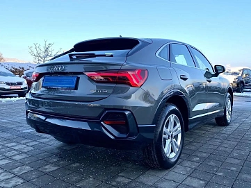 Audi Q3, 2022г., передний привод, робот