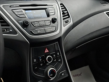 Hyundai Elantra, 2015г., передний привод, автомат