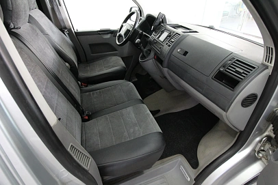 Volkswagen Caravelle, 2006г., передний привод, механика
