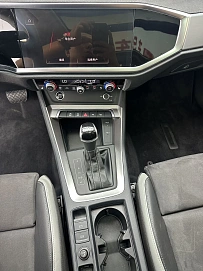 Audi Q3, 2023г., передний привод, робот