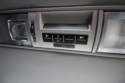 Volkswagen Caravelle, 2006г., передний привод, механика