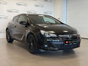 Opel Astra, 2012г., передний привод, механика