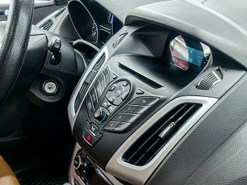 Ford Focus, 2012г., передний привод, робот
