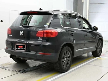 Volkswagen Tiguan, 2012г, передний привод, робот