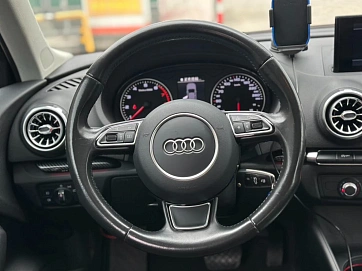 Audi A3, 2017г., передний привод, робот
